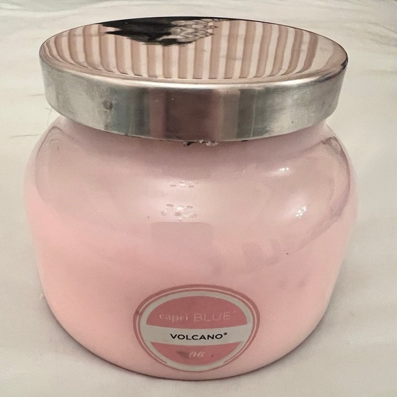 Capri blue volcano candles lot of 2 19oz size - Picture 6 of 8